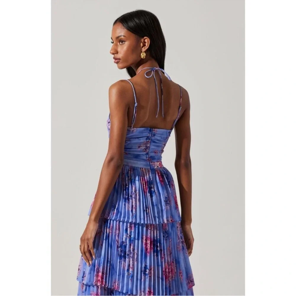 NEW ASTR Daytona Floral Pleated Halter Maxi Dress Periwinkle Size Large - Picture 4 of 11